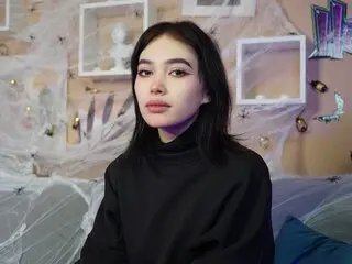 Live sex video KiraLines